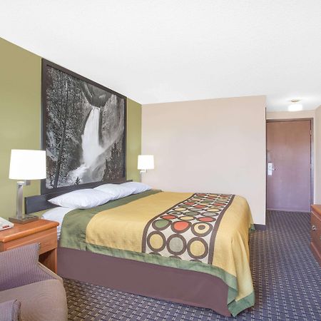 Super 8 By Wyndham Riverton Extérieur photo