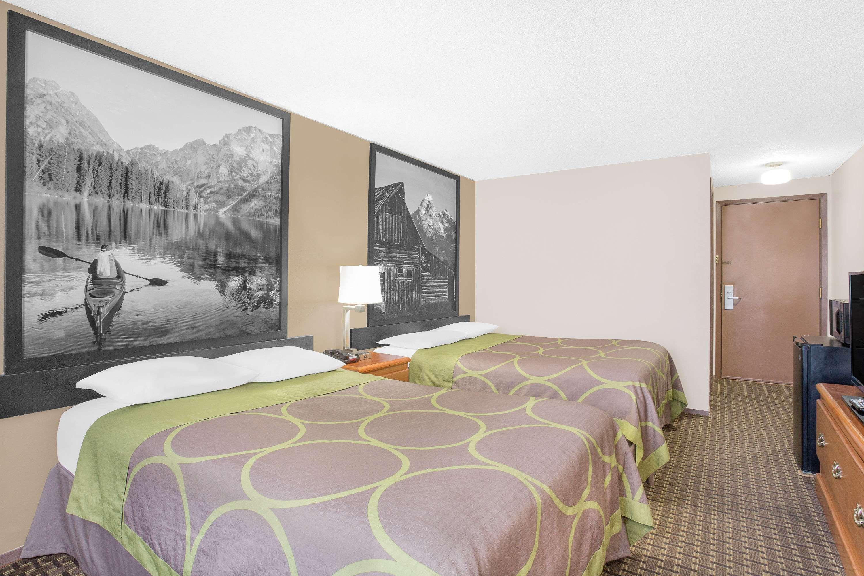 Super 8 By Wyndham Riverton Extérieur photo