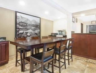 Super 8 By Wyndham Riverton Extérieur photo